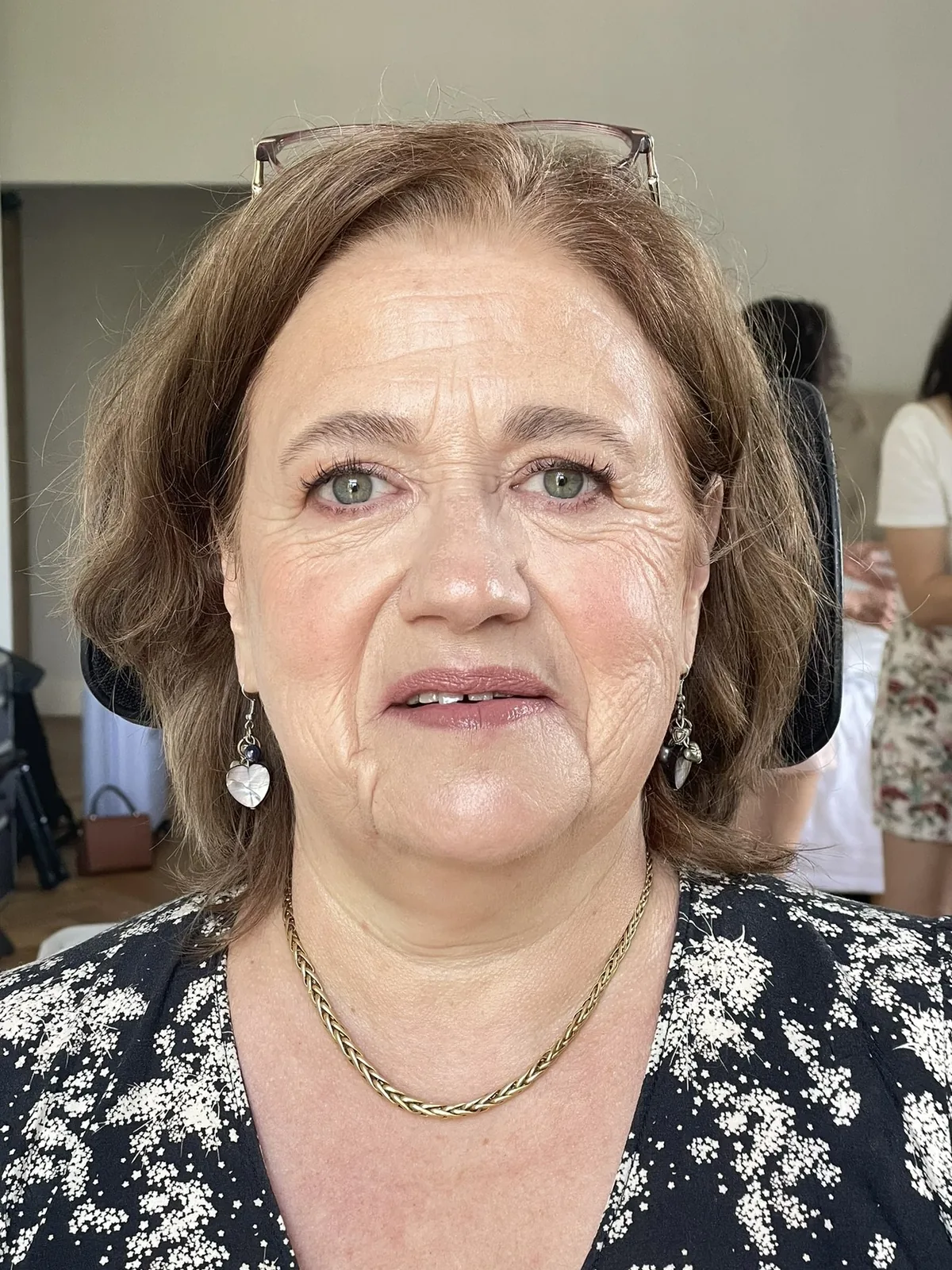 Mise en beaute Claudine, avant/apres par Manoushka Beaute