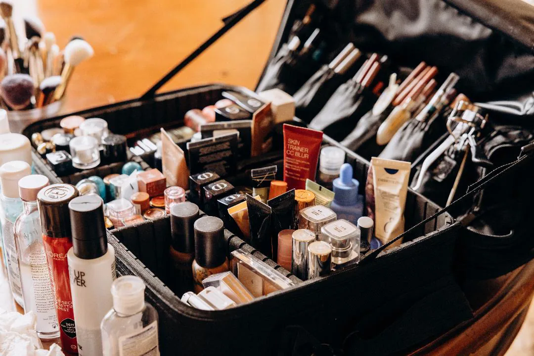 Coulisses des preparatifs, Manoushka Beaute